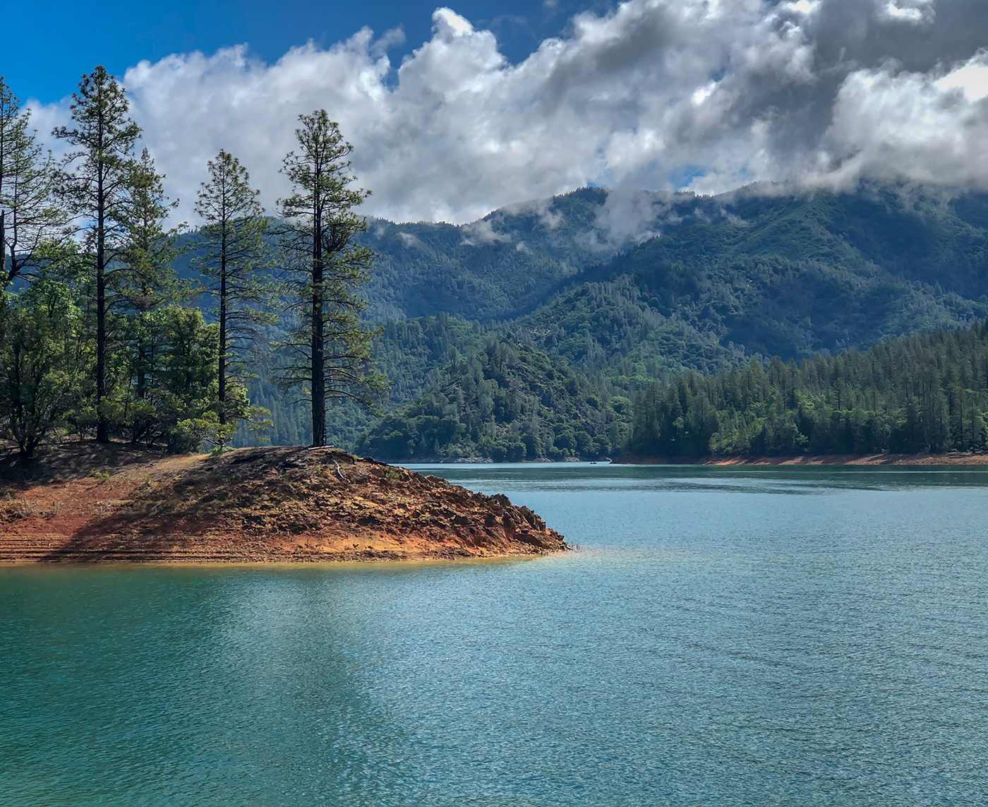 Lake Shasta landscape – serene Northern California nature